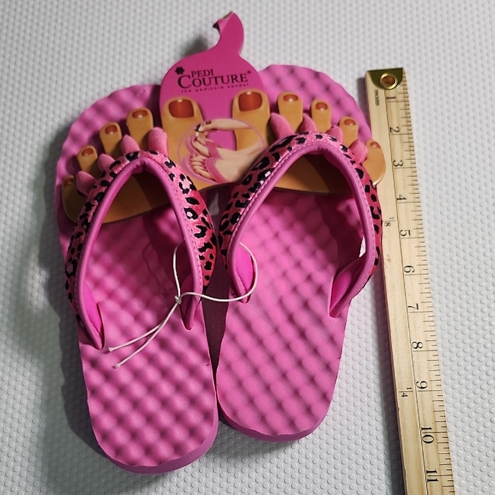 Women’s Pink Leopard Flip Flop Sandals - Picture 3 of 5